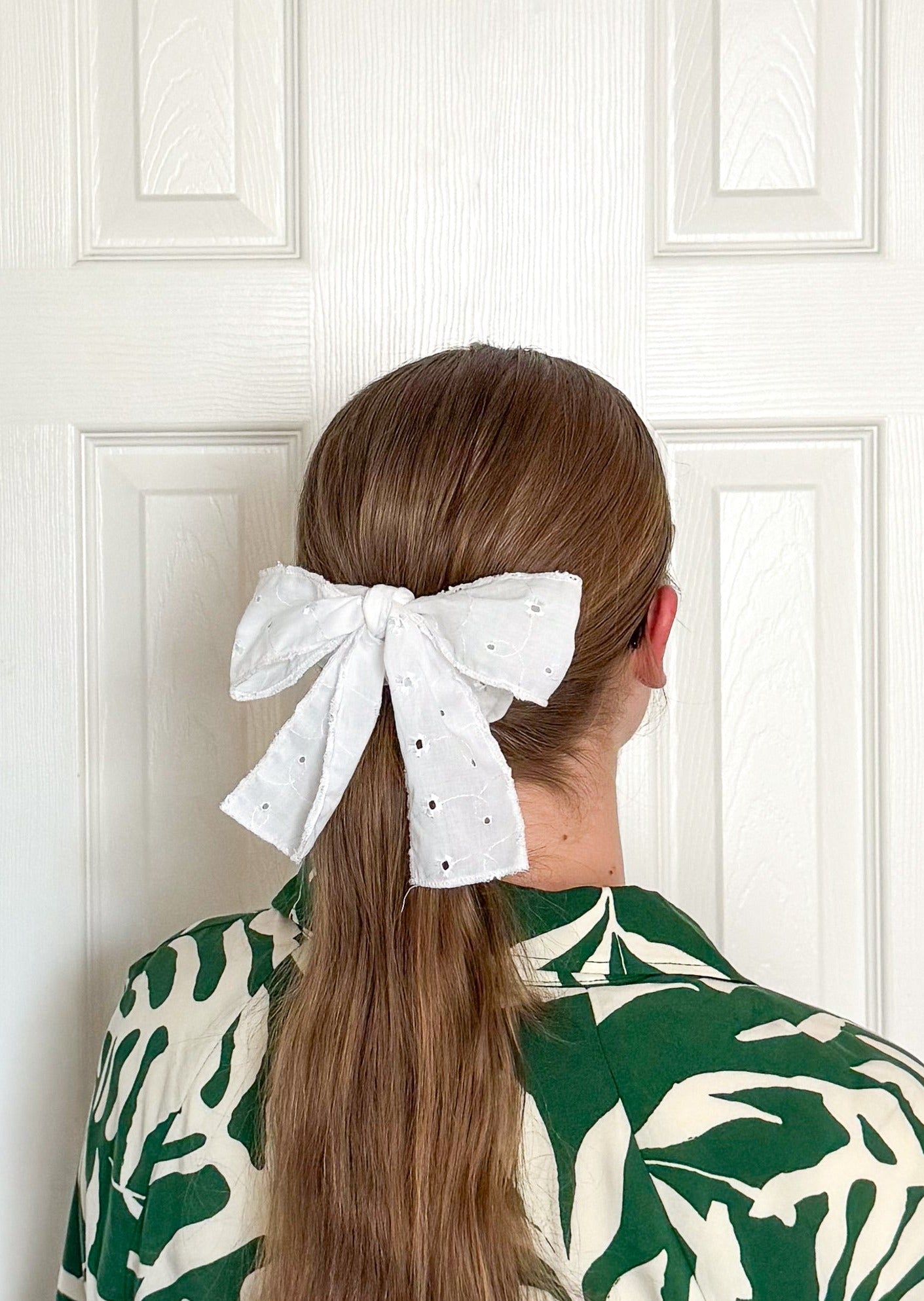 White Embroider Scrunchie Bow