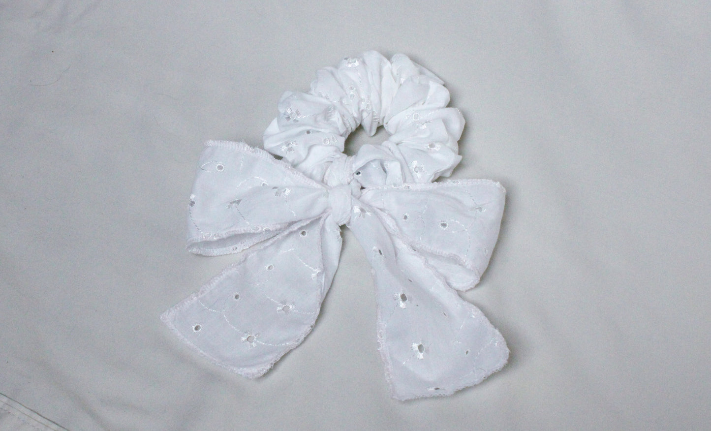 White Embroider Scrunchie Bow